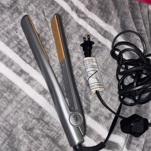 Ulta Beauty CHI Silver Ceramic Hair Straightener